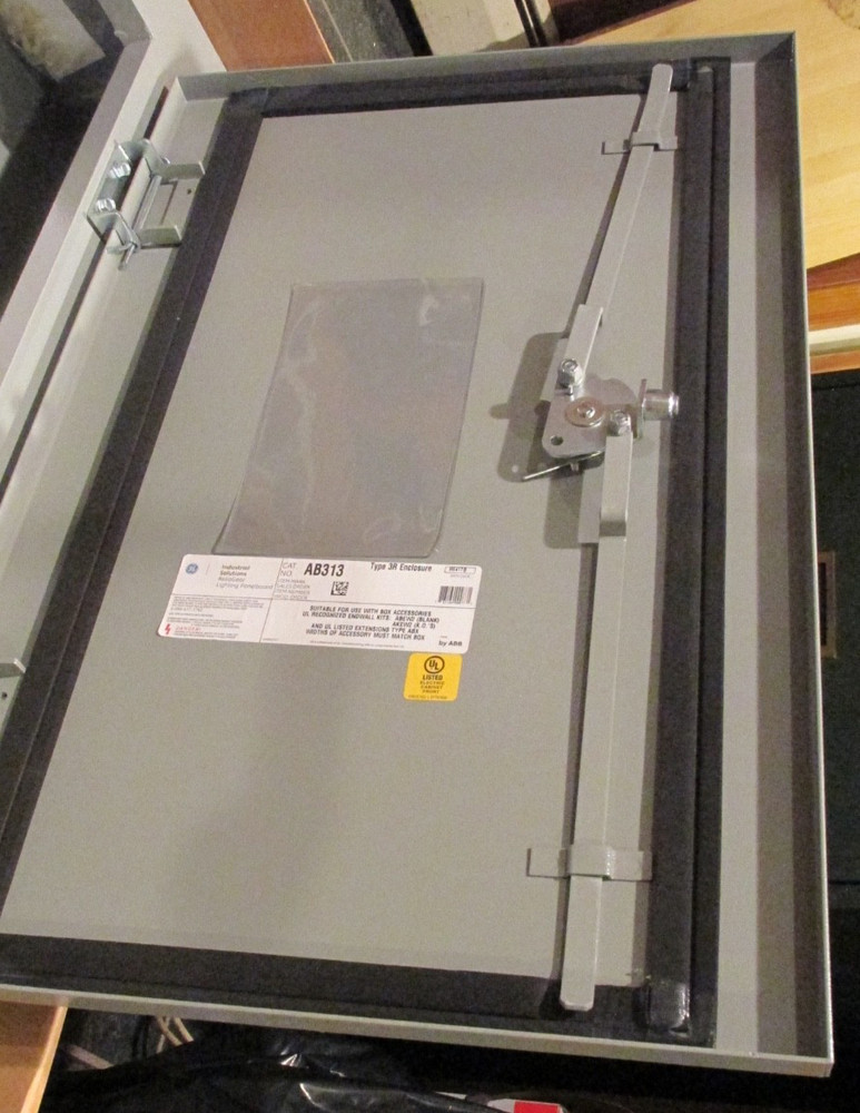 ReliaGear LIGHTING PANELBOARD - AB313 - Enclosure Only - NEW (Open box)