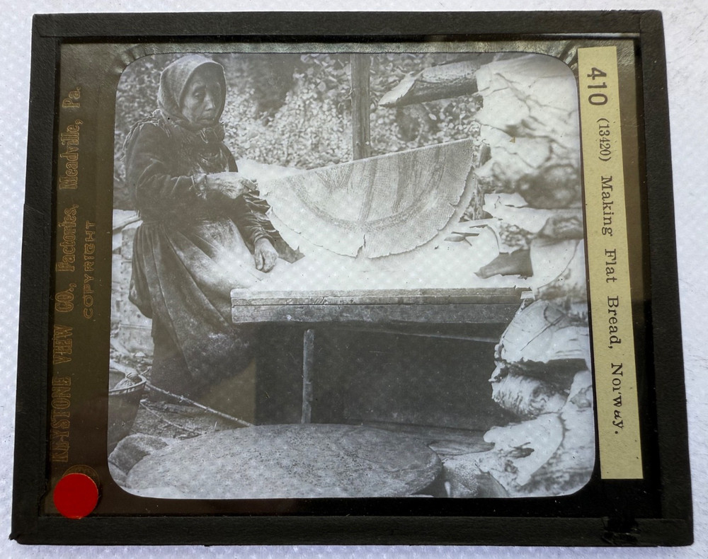 KEYSTONE MAGIC LANTERN SLIDE 410 MAKING FLAT BREAD, NORWAY 1920s