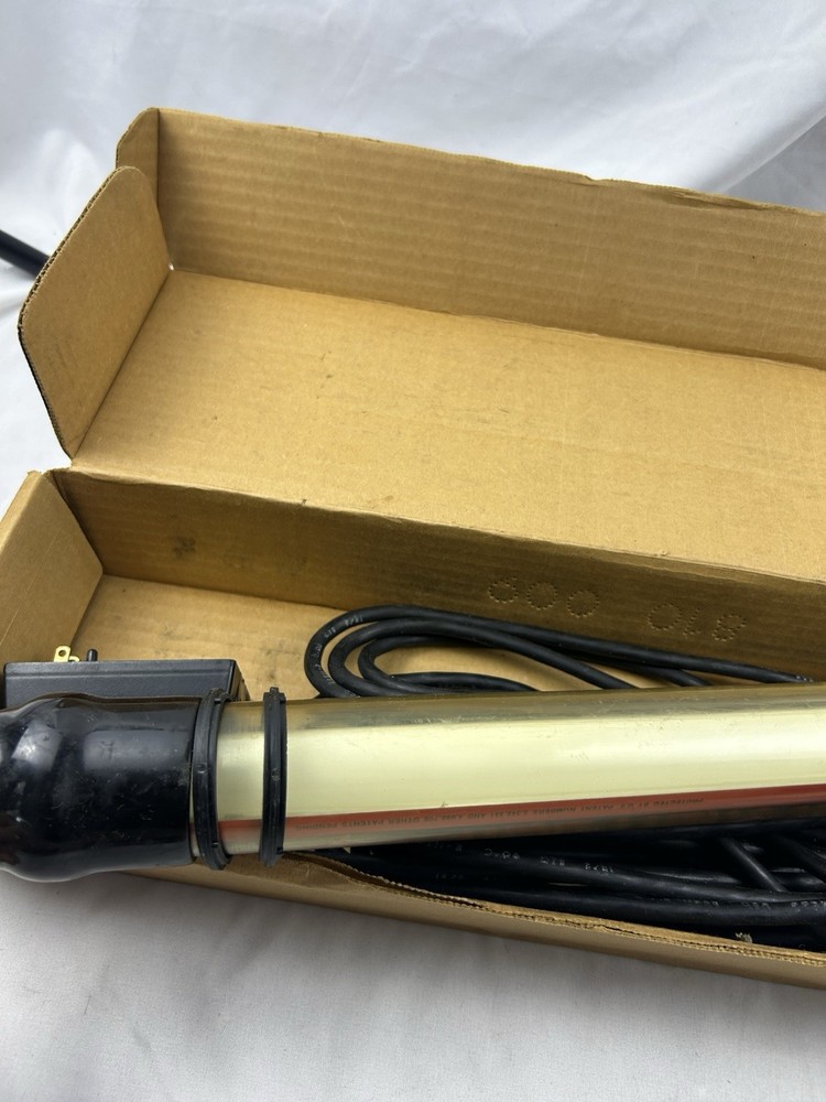 Nice Blue Point Fluorescent Utility Light Shop Work Light ECU500A