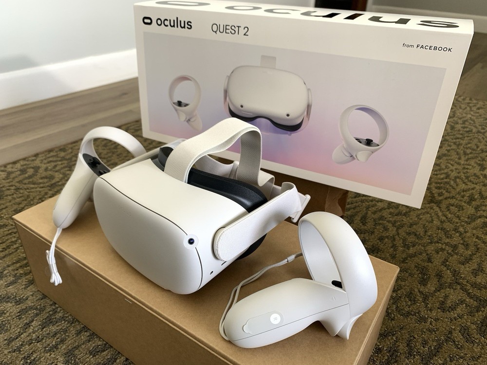 OCULUS QUEST 2 VR HEADSET 64GB **MINT CONDITION**