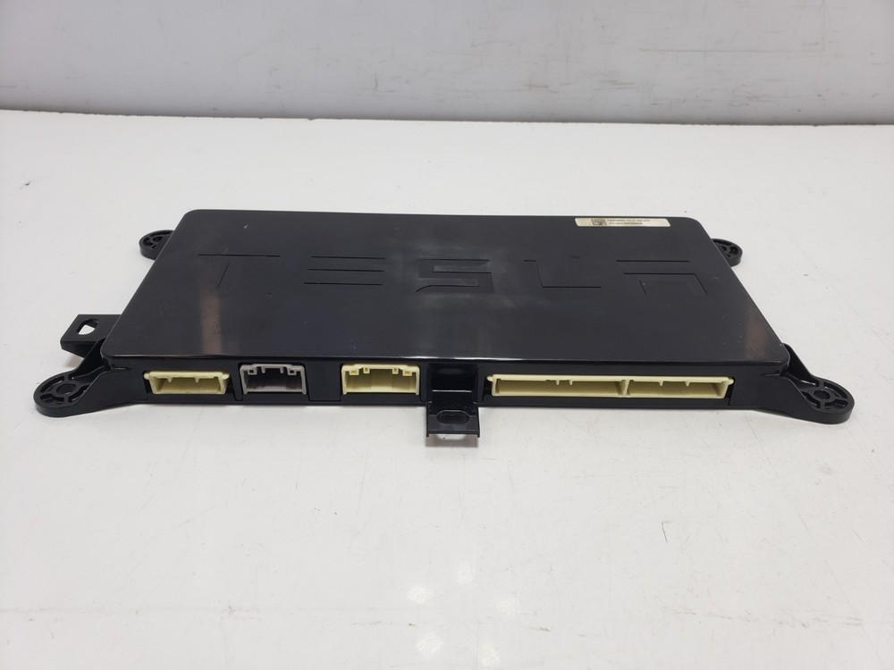 ✅ 2016-2020 OEM Tesla Model X Rear Chassis Body Control Module BCM Computer