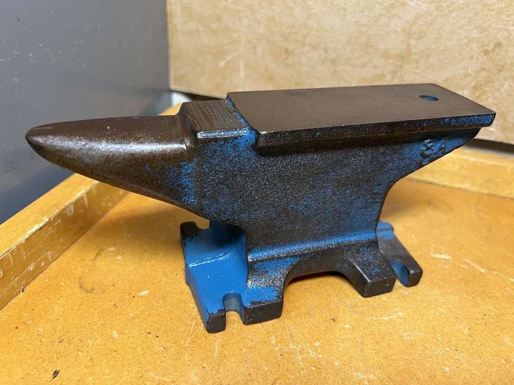 Vintage Anvil 7.70 Lbs.
