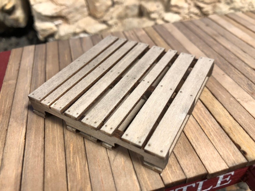 F Scale Pallet Detail Set Kit. Unpainted