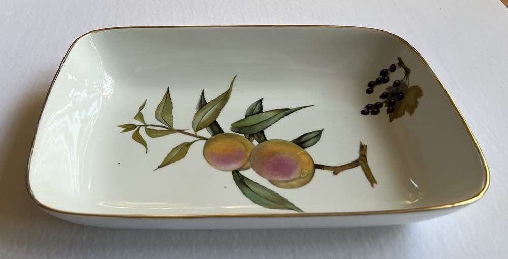 Royal Worcester Rectangular Serving / Baking Casserole EVESHAM Fruit England