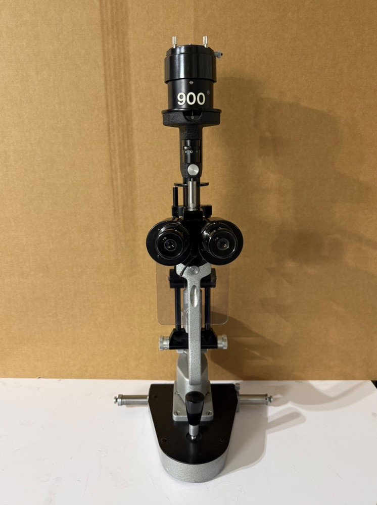 Haag Streit 900 Slit Lamp