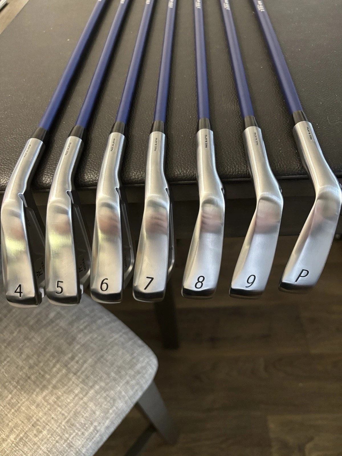 Miura TC-202 Iron’s 4-PW Graphite Design Tour AD-65 Reg Flex, MCC Blk/Blue Grip