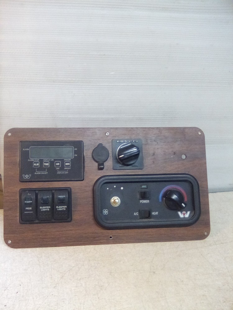 2001 Western Star Sleeper Control Panel RD-3-9508-0 "MISSING KNOB"