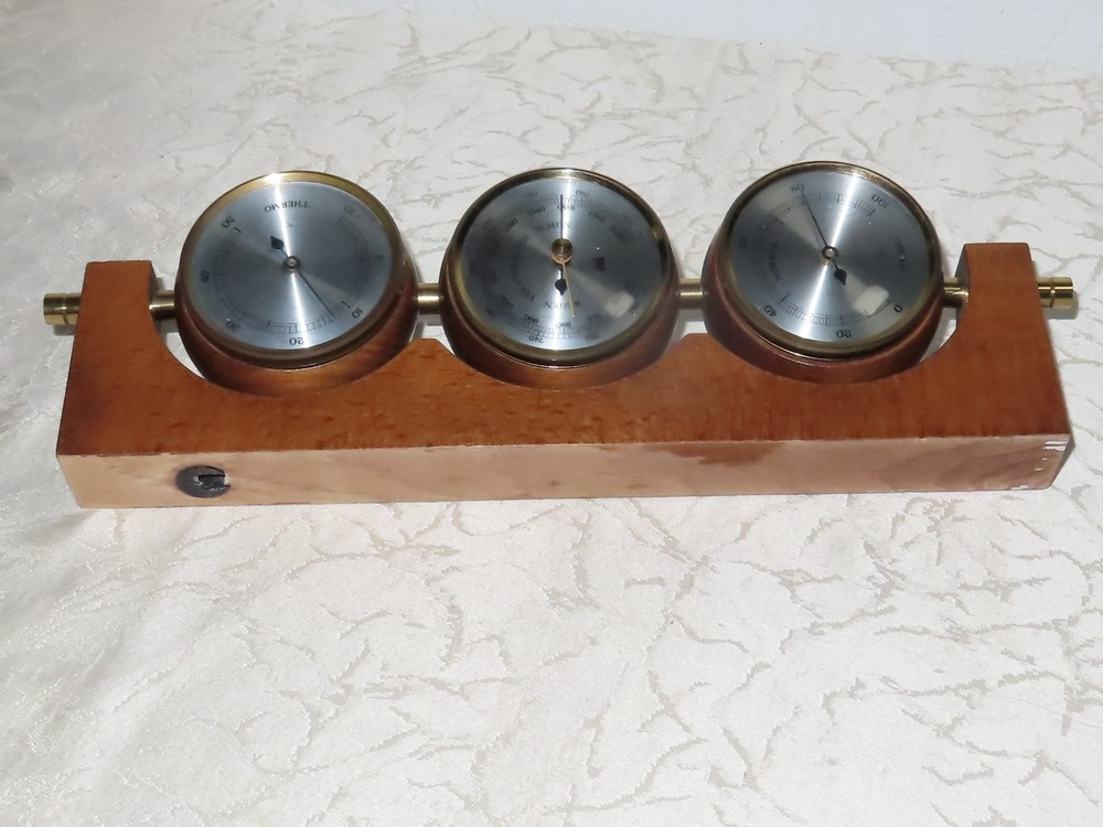 Vintage Wall Sphere Barometer Hygrometer!