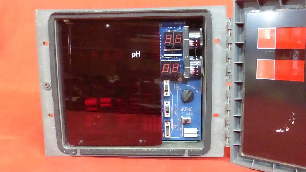 ROSEMOUNT MODEL 1003 C UNILOC PH METER (2F2)