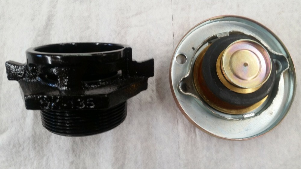 Lund Lockable Vented fuel cap with 2" base