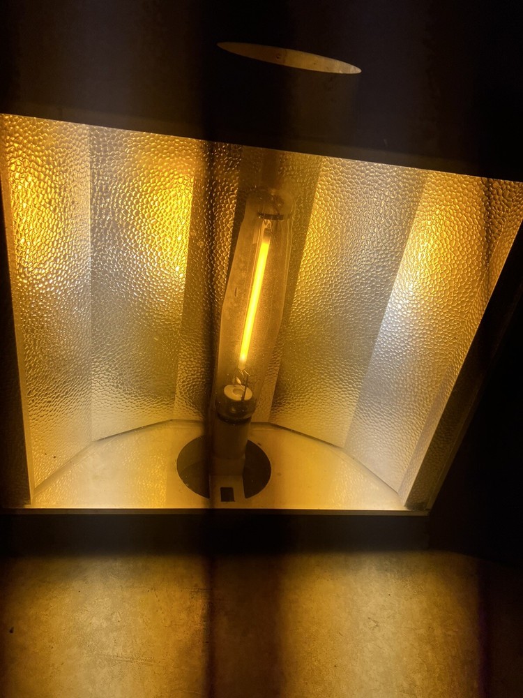 Sun System Grow Light 2’X20”