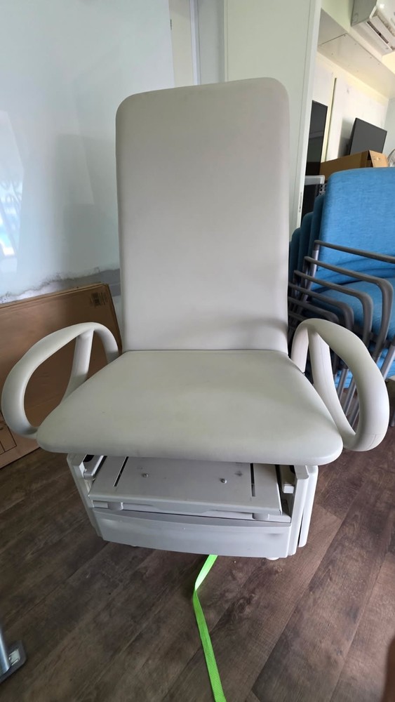 Brewer FLEX Access Exam Table Model 5801