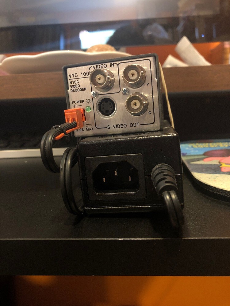 Extron Versa Tools VYC 100N Video to S-Video Decoder W/ AC Adapter