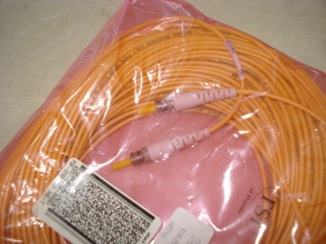 Simplex fiber optic cables