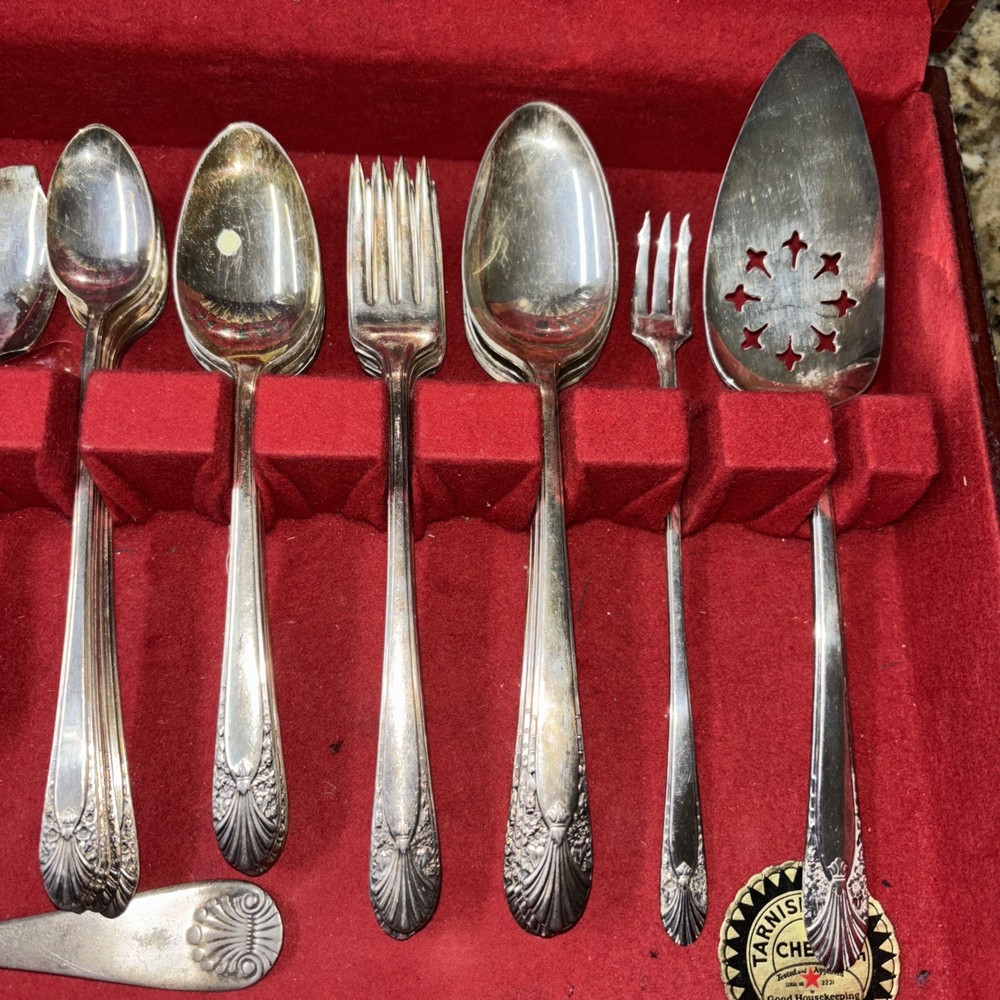 Crown Silver plate Flatware Set With Wood Case 40 Piece