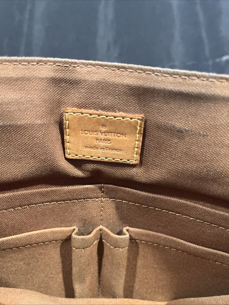 Auth LOUIS VUITTON Messenger MM Beaubourg