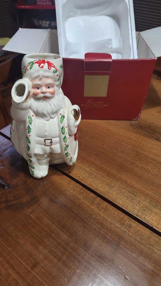Lenox Santa Pitcher 9 "