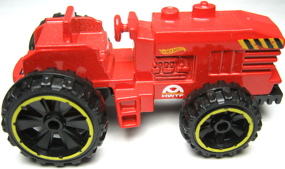 HOT WHEELS LOADER TRACTOR STUNT CIRCUIT RED & WHITE DIECAST - DATE ERROR PRODUCT