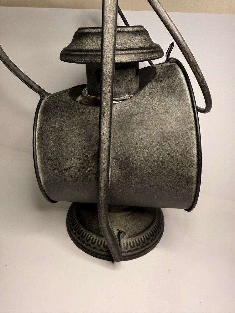 Vintage Lantern Globe Candle lantern.