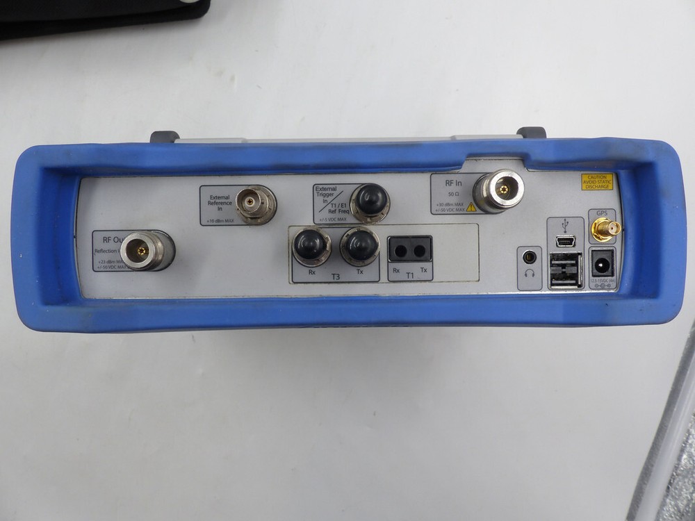 ANRITSU CELL MASTER BASE STATION ANALYZER W/ ANNTENNAS MT8212E