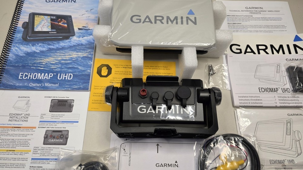 Garmin ECHOMAP UHD 72sv Chartplotter Fishfinder 7" Display – New Open Box.