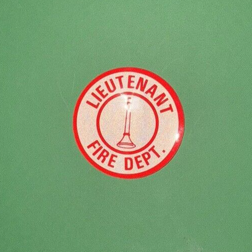 Firefighter Decal/Sticker Round (LIEUTENANT)