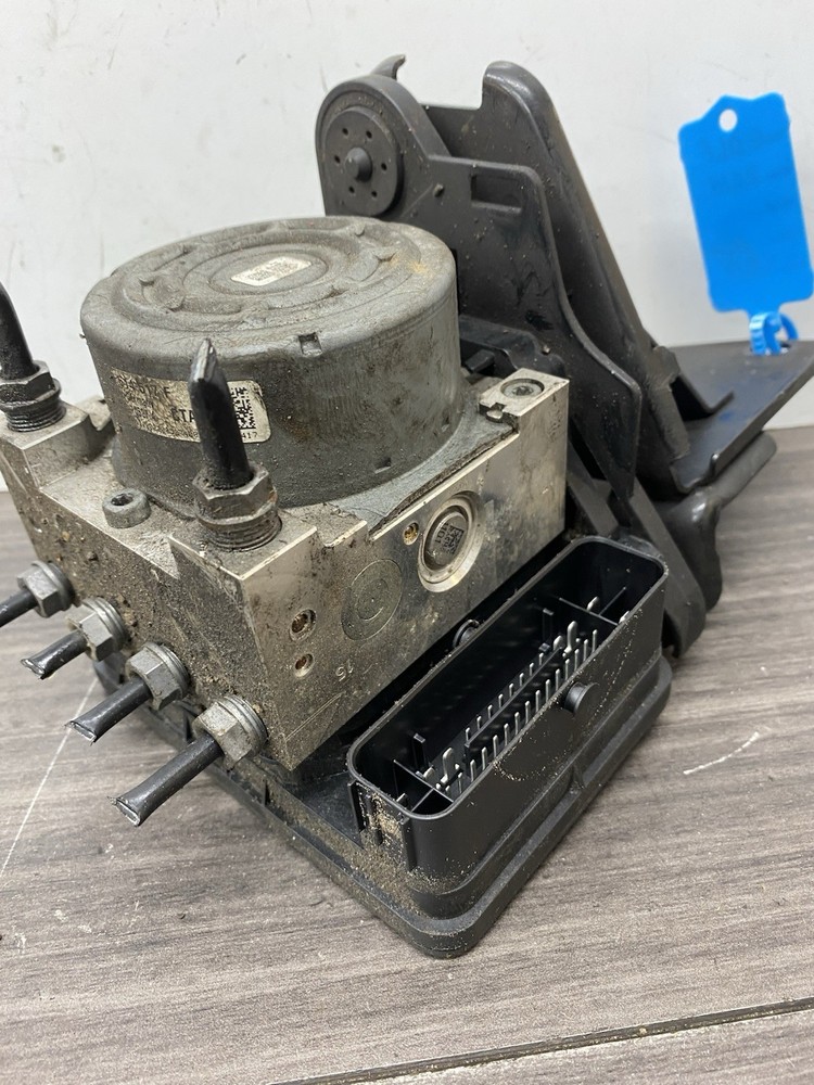 Volkswagen Golf MK7 2014 ABS Pump & Control Module 3Q0907379F