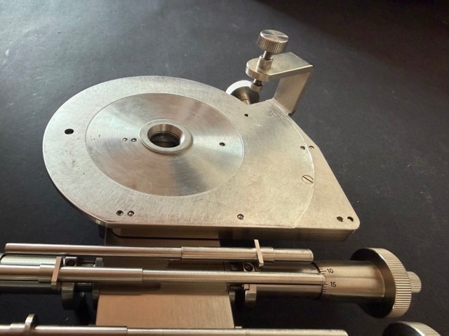 Leitz 6 Spindle Ernst Reitz's Integrating Stage - Microscope Rare Accessory