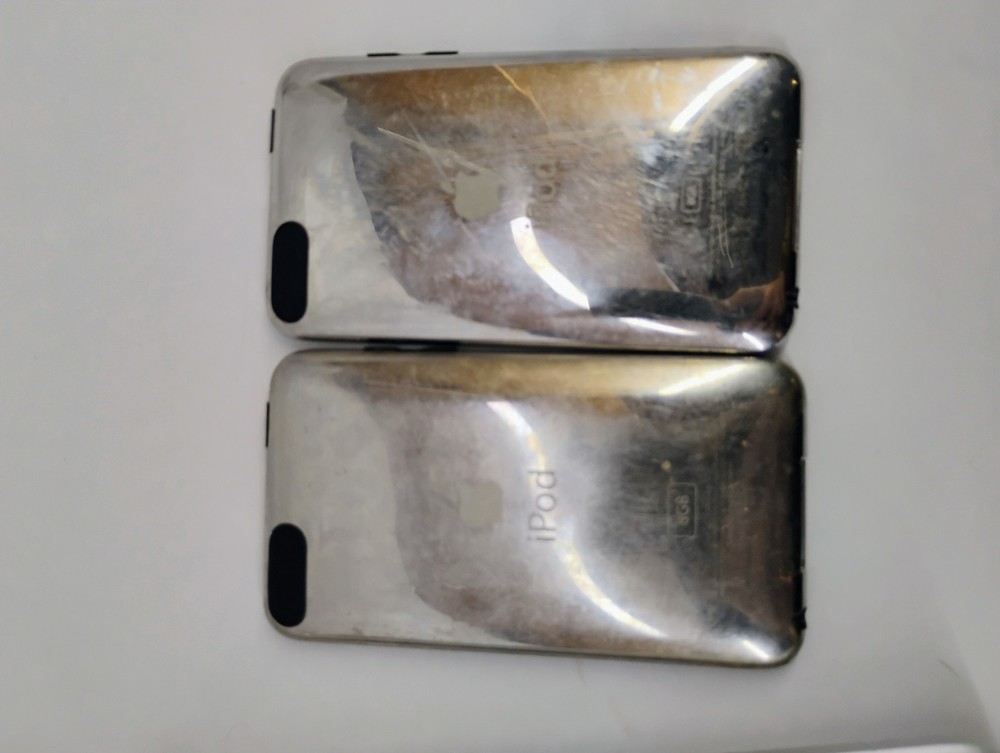 8pc Apple Electronics Lot iPads iPods iPhones Storage Unit Finds READ