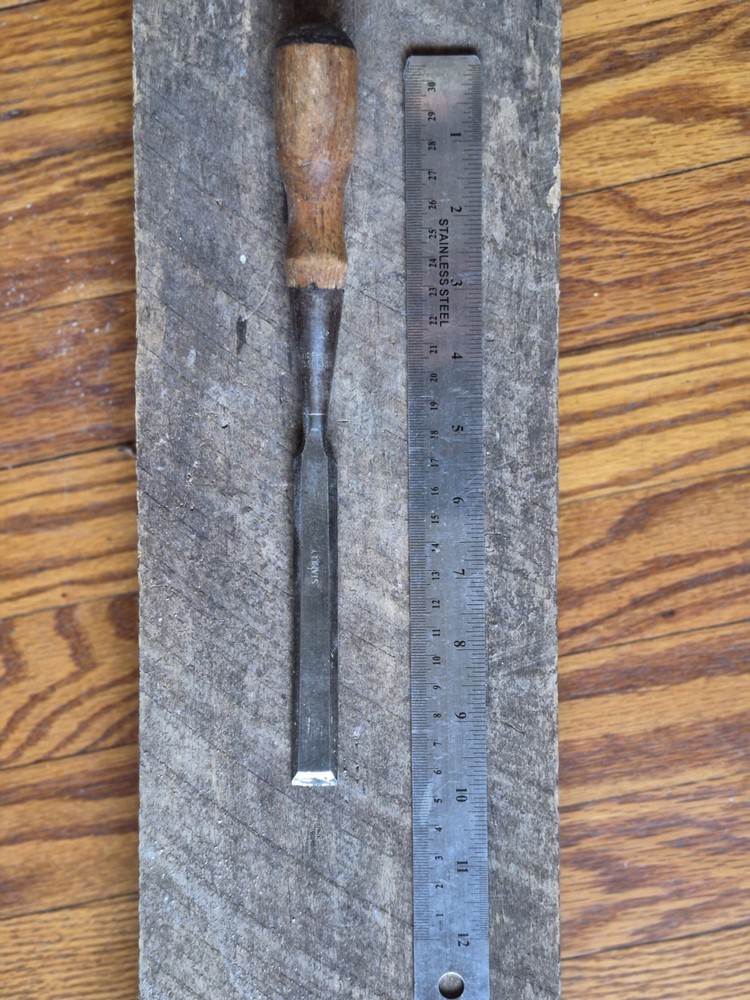 2 Vintage Stanley Chisels.