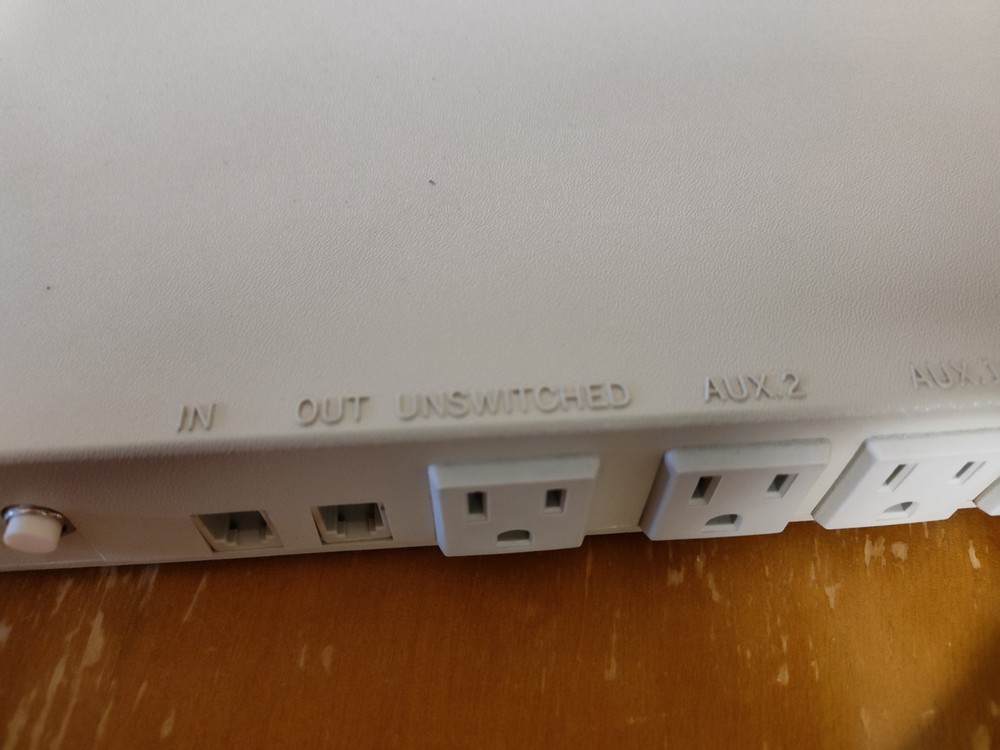 Tripp Lite Isobar Touchmaster Plus Model MT-6 + Plus