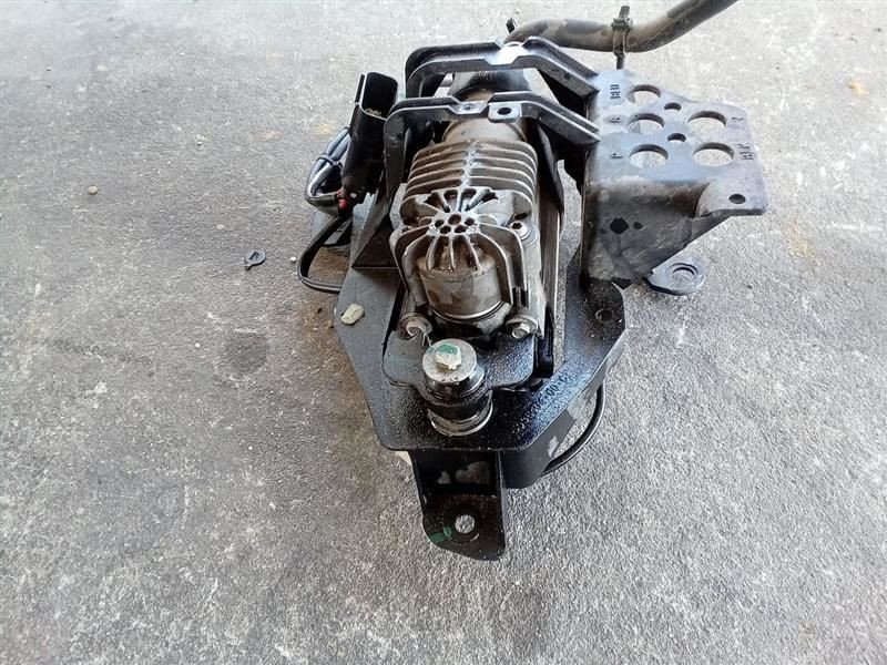 TESLA S 2014 Suspension Pump 318532