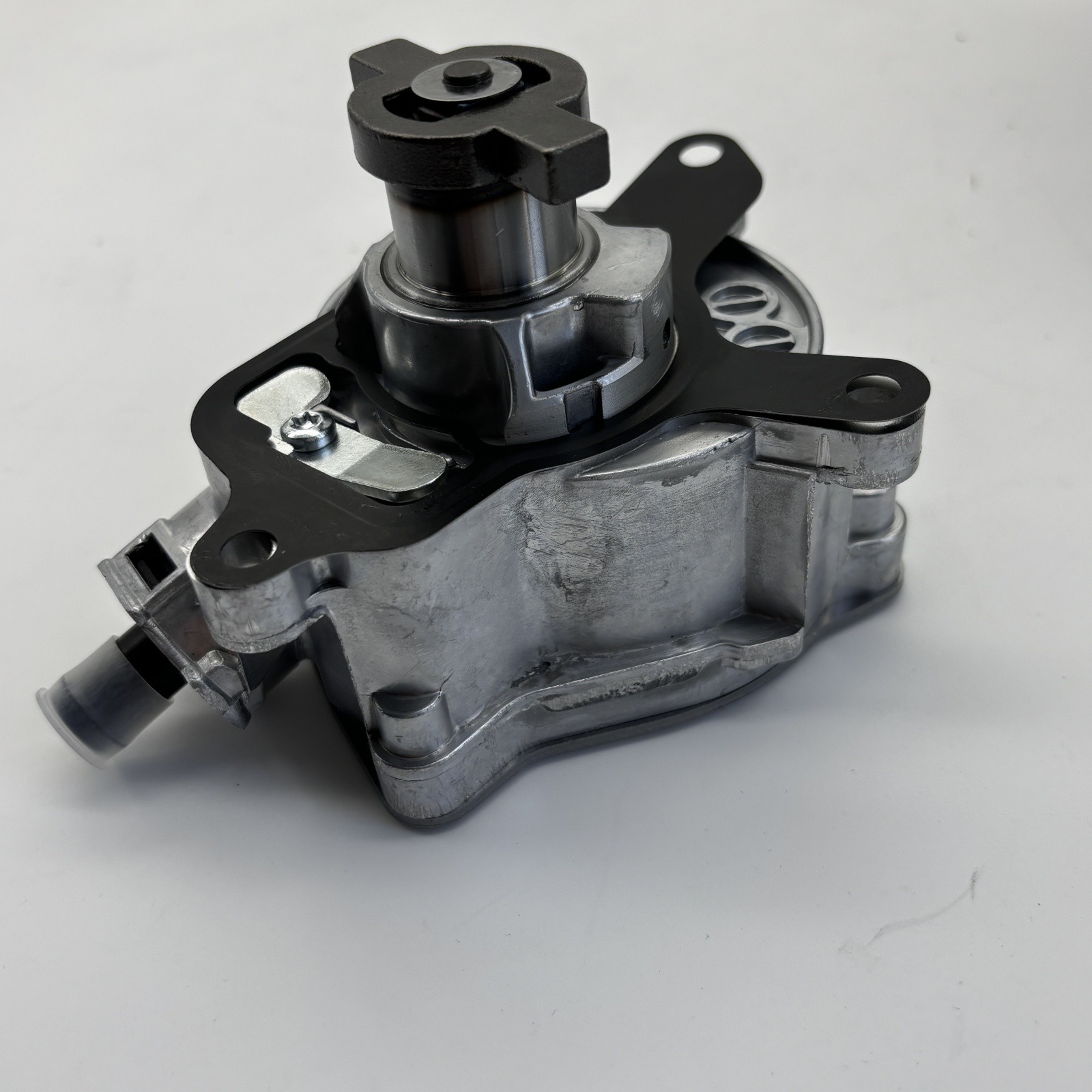 New Vacuum Pump For Audi TT VW Jetta Passat Jetta Golf 2.5L 2005-2014 07K145100B