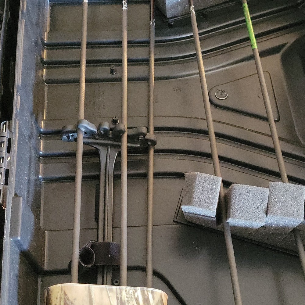 PSE STINGER 3G Compound Bow Camo Finish Sight Stabilizer Arrows Hard Case