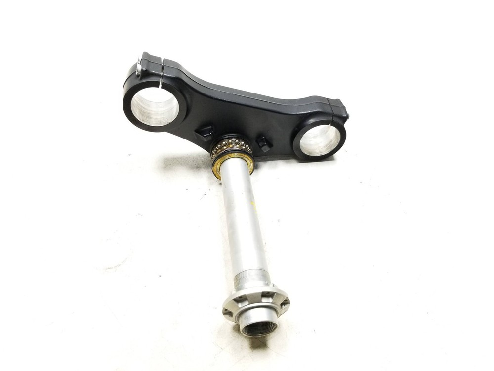 20 - 24 Benelli 302S Lower Triple Tree OEM 1609 Miles