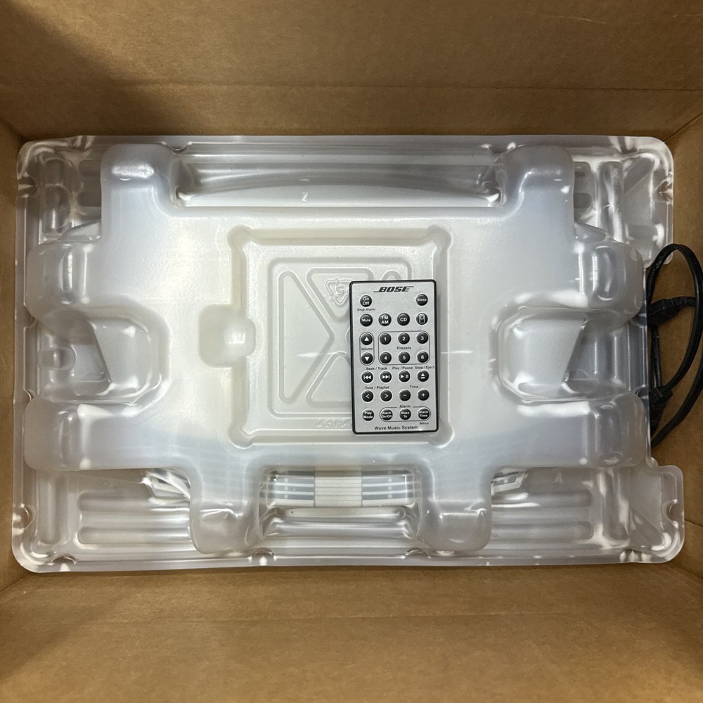 Bose Wave Music System CD Player 044417 Titanium Silver With Box, Remote,