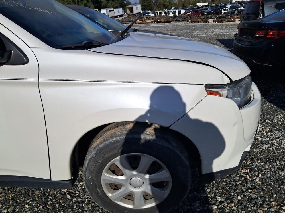 Engine ECM Electronic Control Module 2.4L Fits 14-15 OUTLANDER 4847668