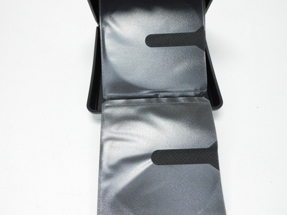 Vintage CD Projects Hard Case 24 Disk Holder CD DVD Software Pop Unlock