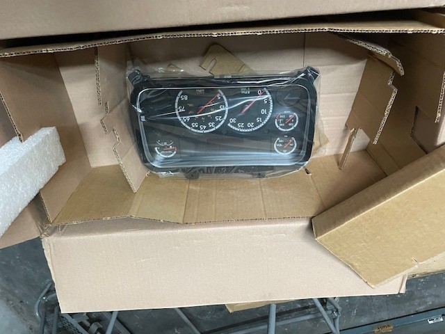 FREIGHTLINER M2 INSTRUMENT CLUSTER A22-76210-201