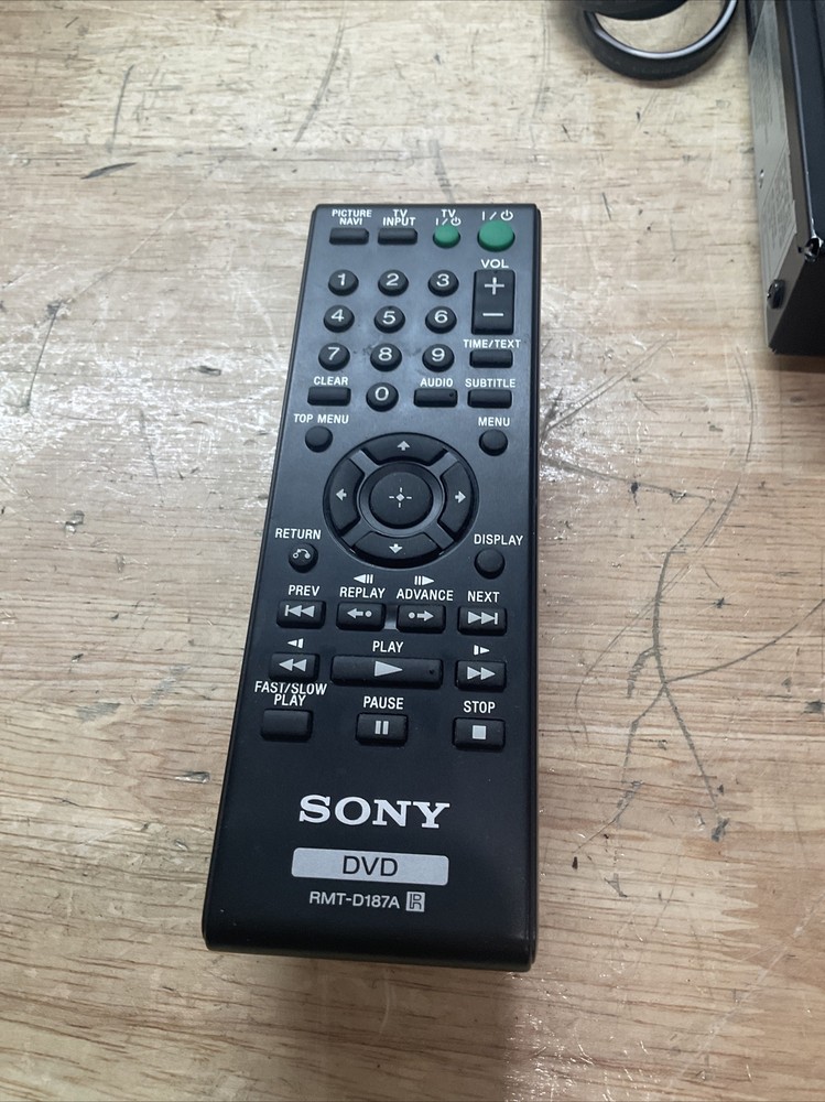 Sony DVP-SR200P DVD Player w/ Remote