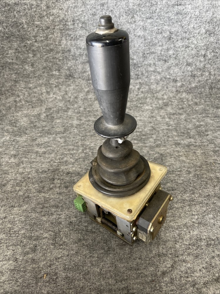 Spohn + Burkhardt 11FAVR Cran Joystick Controller W/ Center Button Switch Used