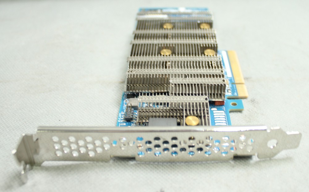 Microchip Adaptec SmartRaid 3204-8i 32048IXS RAID Adapter Adapter Card