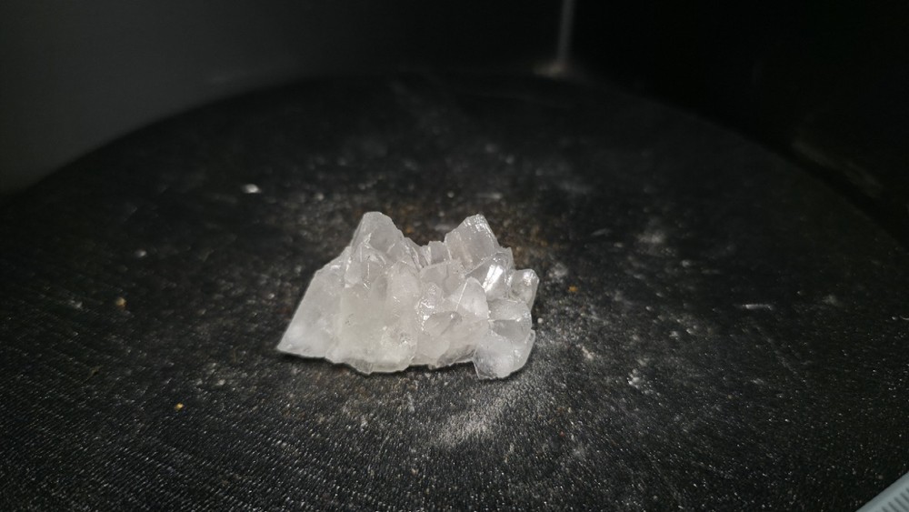 UV Reactive Mangano Calcite