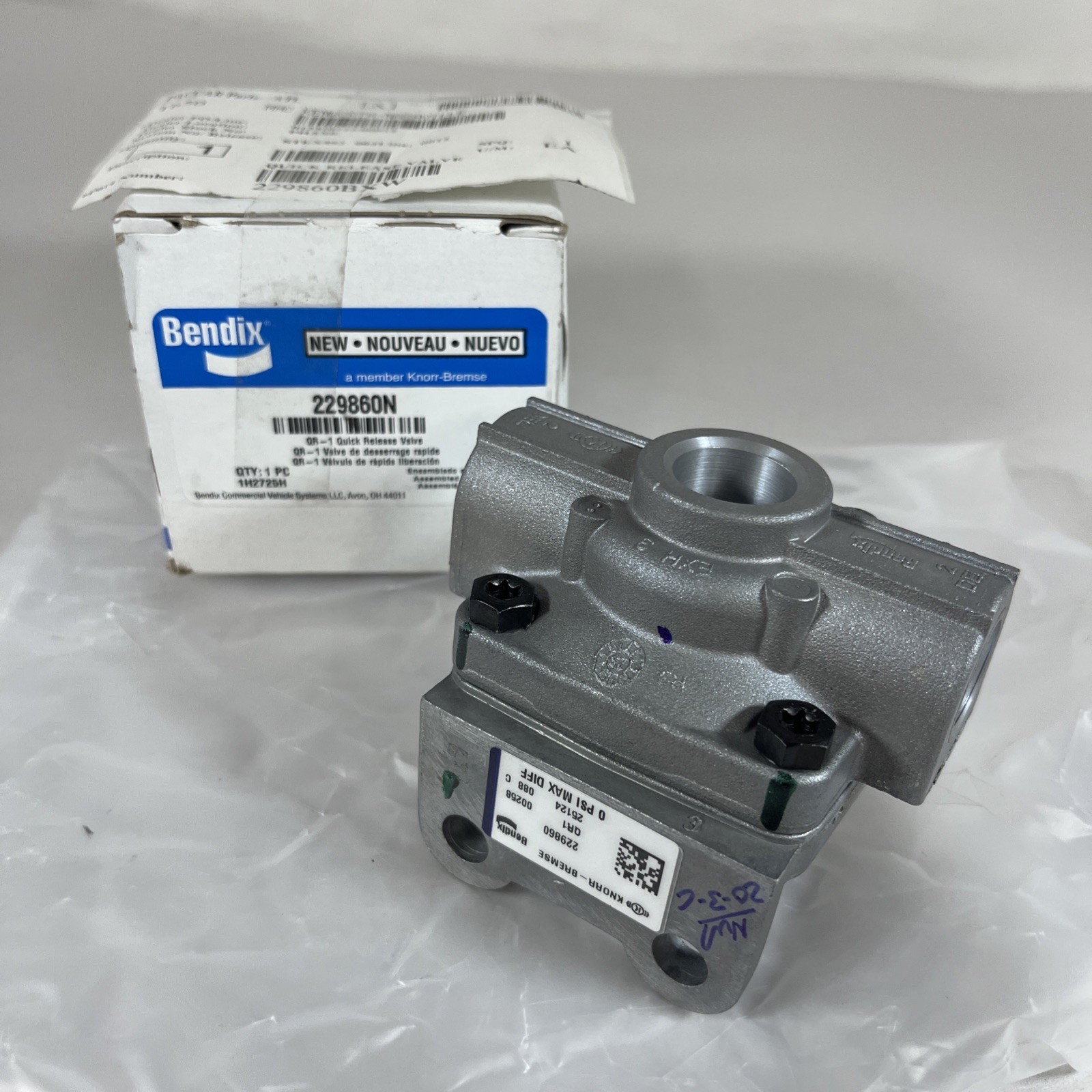 Genuine Bendix Quick Release Valve OEM Part # 229860N - Free Shipping - NOS