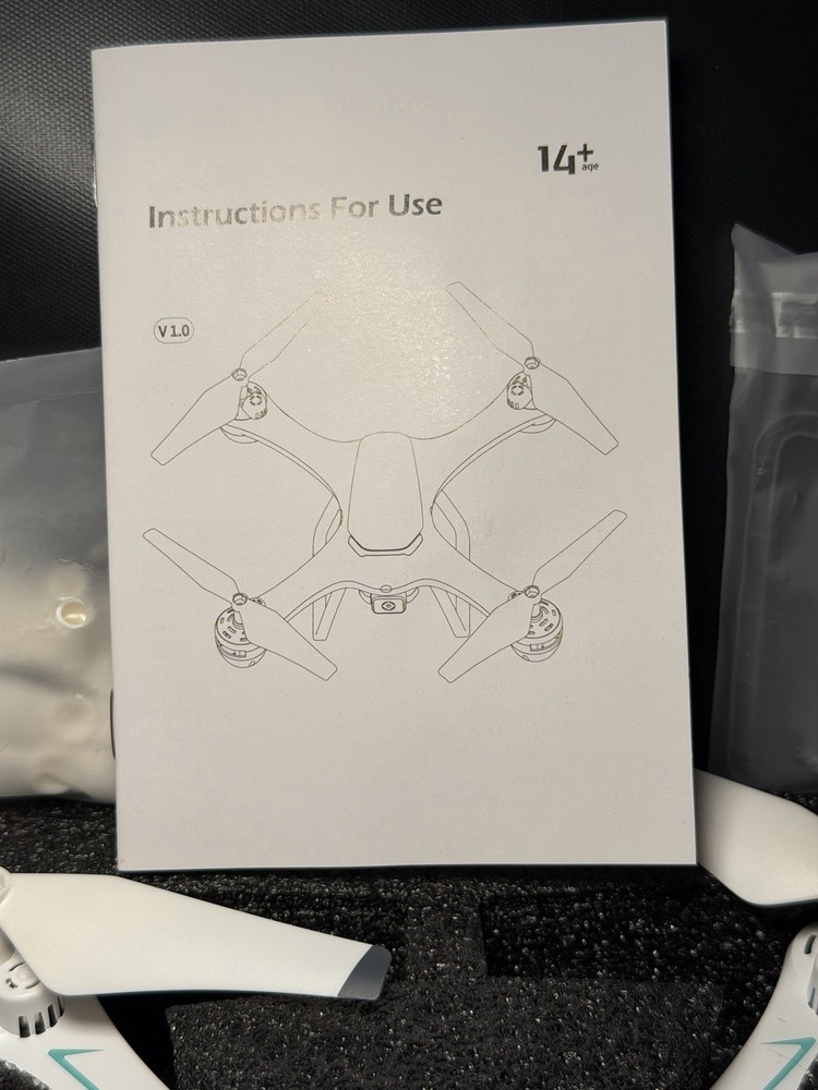 JY013 Foldable Drone quadcopter designed for beginners. Open Box. (2/22)