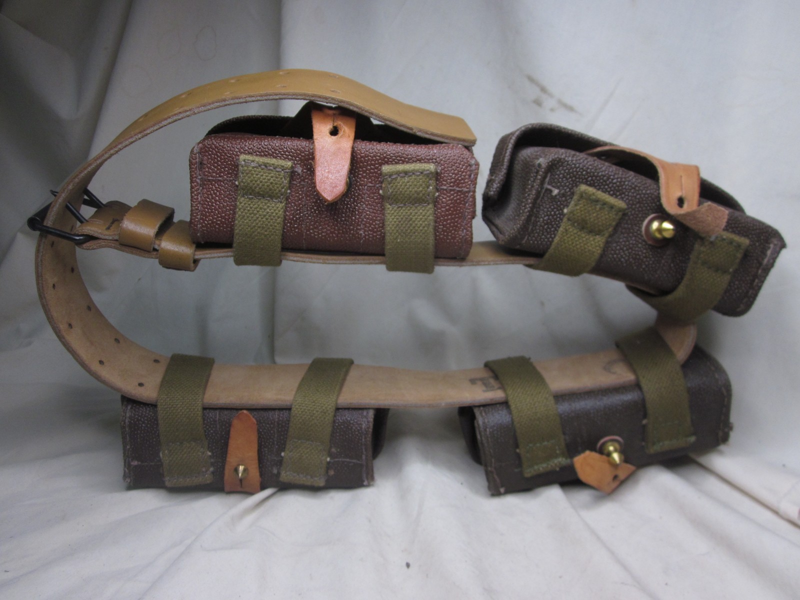 vintage T2 4 pouch bag ammo munition tactical leather military bandolier belt