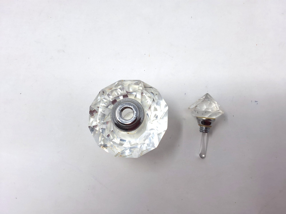 Facetted Perfume Bottle with Screwtops 7cms