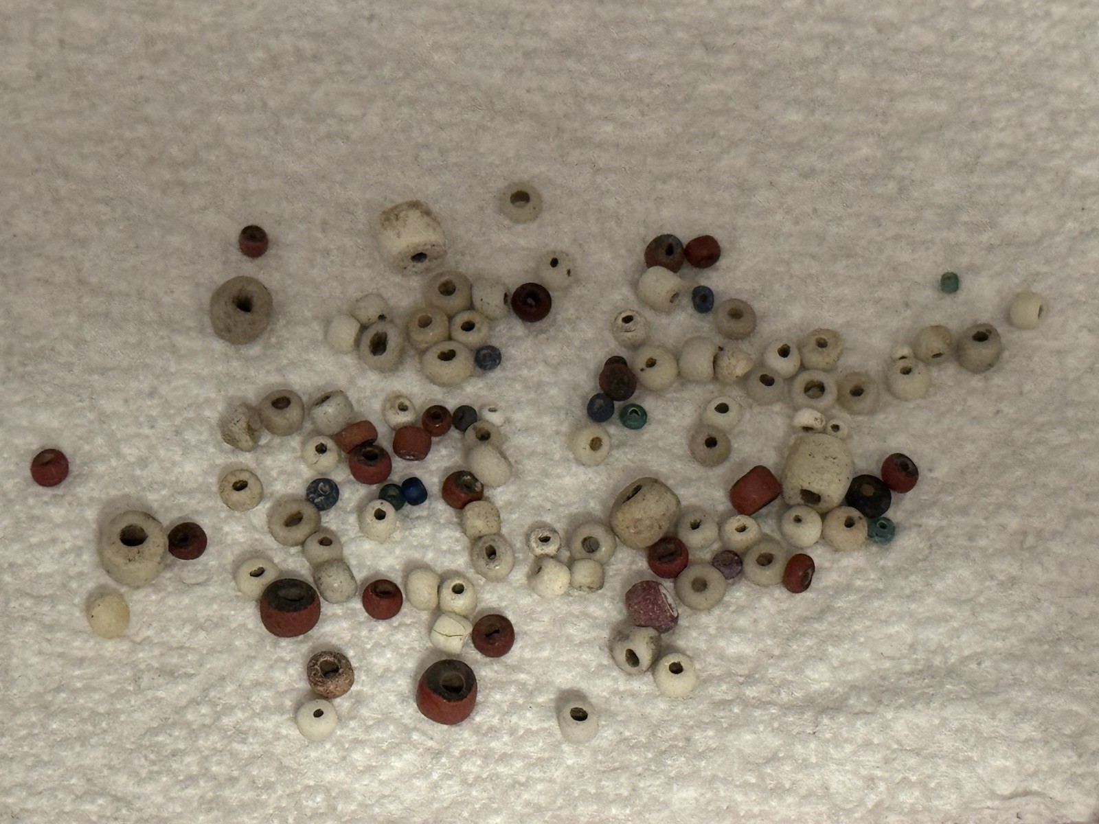 LOT OF 106 ANTIQUE CALIFORNIA TRADE BEADS FOUND BETWEEN AUBURN & PLACERVILLE