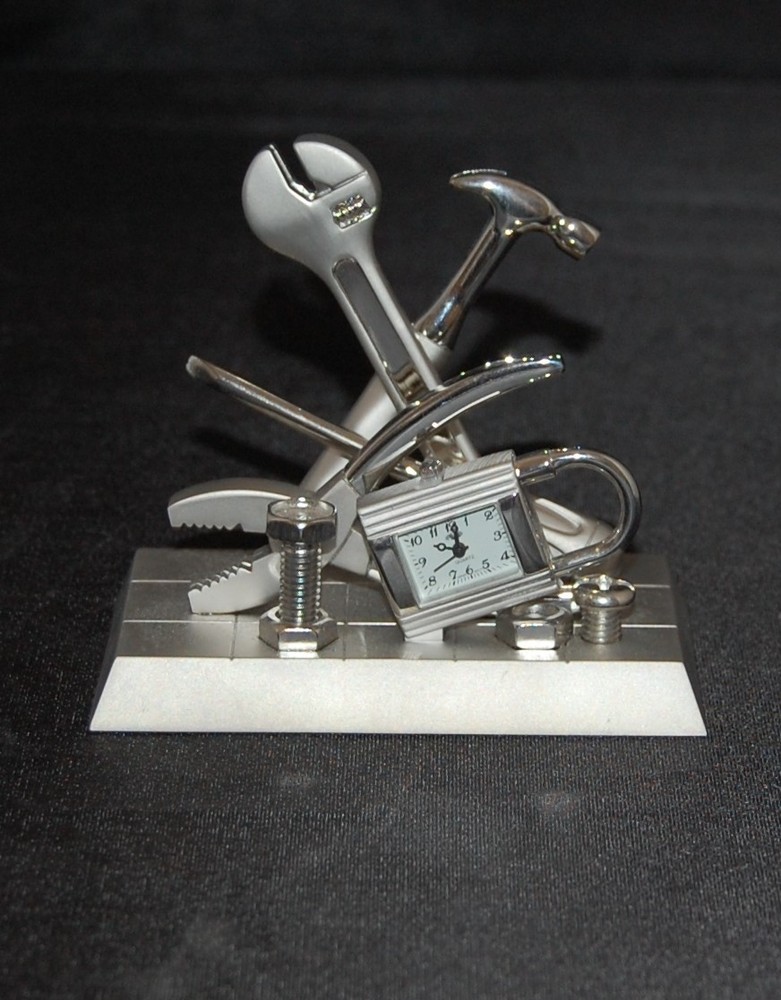 Sanis multi tool clock