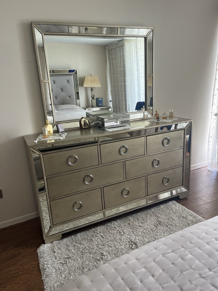 Nice And Clean Beautiful Bedroom Set